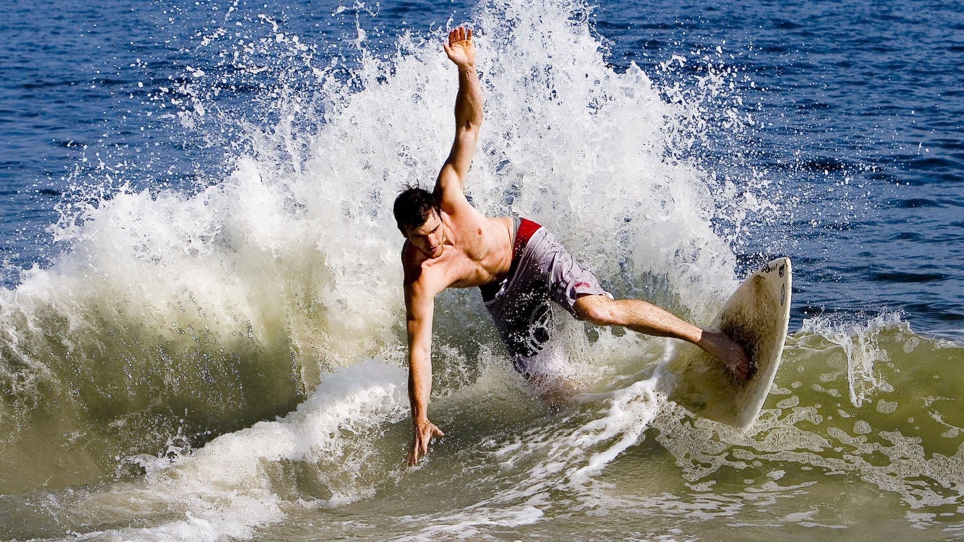 重返赛场引爆全场!,德约科维奇意外战胜公牛再创辉煌时刻